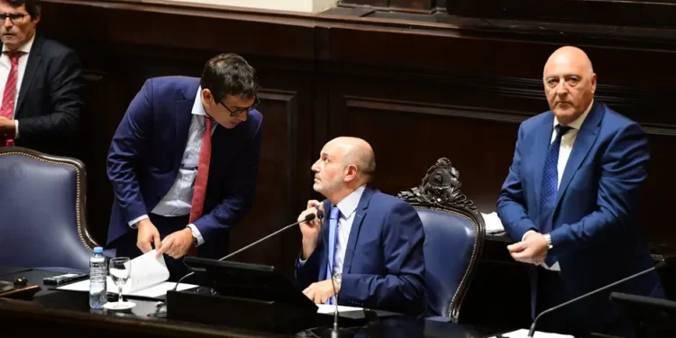2DYJ6DXY4RDXBGIEF6ZAMTOHEQ Peronismo enfrenta obstáculos para reelecciones ilimitadas