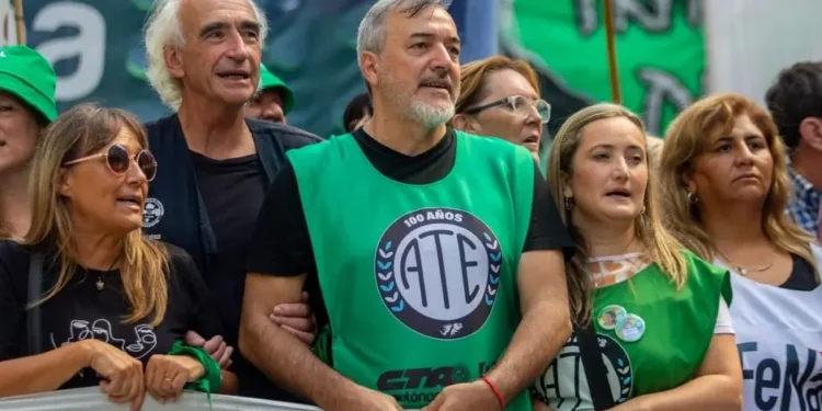 7326DN3THNGJLFN2447F3AOCBA Conflicto laboral: asueto para empleados públicos
