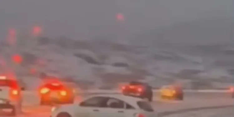 G3MVYYPRHJB2NCROHPTXL3TRBM Impresionante choque múltiple en Altas Cumbres durante intensa nevada en Córdoba