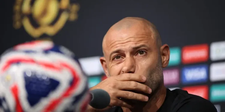 HKI57MY7ZBBWZFV2OQ2TUZOUOA Mascherano y Luis Enrique tras el 4-0 de PSG a Inter Miami