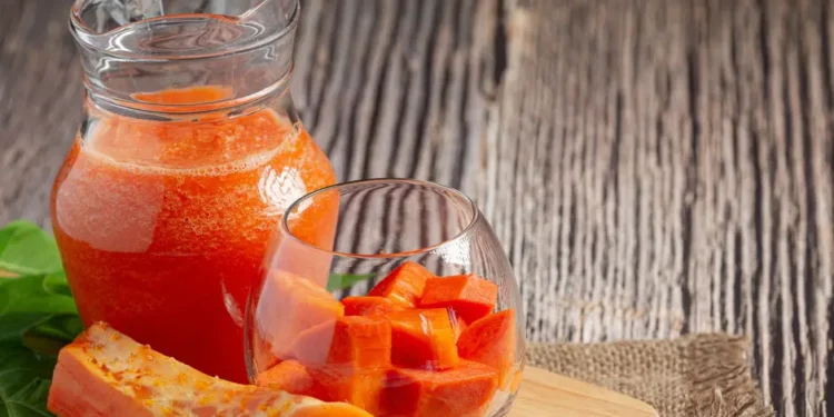 IW5JF3JEHZCA7J7P55GXWMB3AA 1 Beneficios del agua de papaya con jengibre