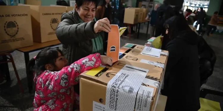 JF6BGUSNVZCGRMYAY3QEHHEQ5Y Candidatos de Santa Fe para las elecciones 2025