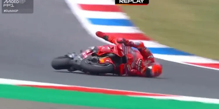 KQVOFSBASBFDVC5KWLOEXRM5VU Márquez sorprende en Assen tras caída