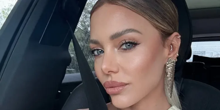 L2XXCPX6LJBZTMSKTGGU5VCLCQ Evangelina Anderson sorprende con nuevo look radical