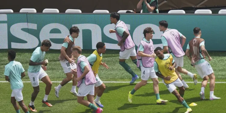 LAUFPQ76N5FL5INYNKO3EG3EOQ Botafogo y Palmeiras luchan por cuartos en el Mundial