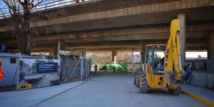 NSPBLK4BTVGHDFYTM4M5TJGUCA Nuevo paso a nivel en Irigoyen mejorará tránsito en Liniers y Villa Luro