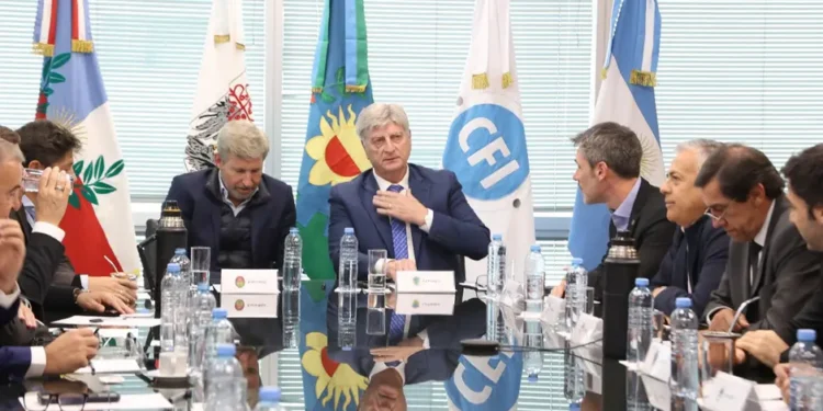 NUVWI42NYNH3DJUKQ6N3WLAROY Gobernadores reclaman mayor reparto de fondos ATN