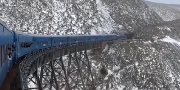 PDCGPXFVNZE5BCEF4G4N7L7QUU Nevada sorprende a viajeros del Tren a las Nubes