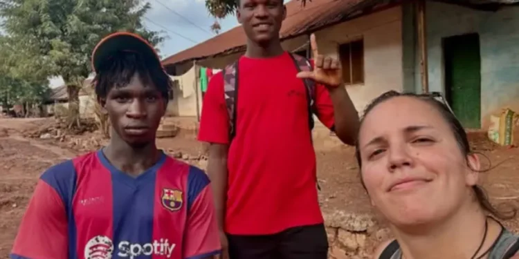 Q52GBTAQ35DATITQ7XPABBCDTI Joven argentina recorre África en solitario y muestra su visión distinta del continente