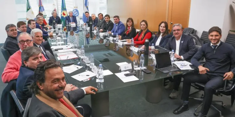 QBPL7TVRWJHL3ICC4DV2YMHRZM Crisis Financiera Une a Gobernadores contra Milei