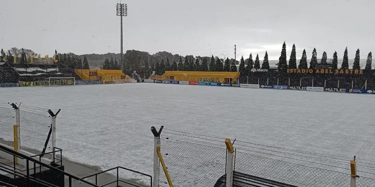 T2QBRHLU3BGMTF6TCDWMFR6DSA Suspendido el partido Madryn vs. Quilmes por nieve