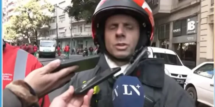 YO6JAJSXGVF67KLI2DKRSOR6ZI Incendio en Recoleta: bomberos rescató a un hombre y trabaja para determinar las causas