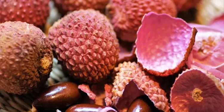 ZFUWDCXX65DGNJDTDJXQUX367U El lichi, la fruta exótica con más vitamina C que la naranja