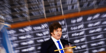 2025 07 11T013737Z 187331725 RC2ZJFAGH68R RTRMADP 3 ARGENTINA POLITICS ANNIVERSARY El Congreso aprueba la Ley de Emergencia en Discapacidad con amplio respaldo y sin margen para veto de Milei