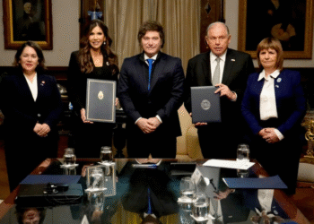 3LOW2PF6MZBWTJYGLRNZFNKP74 Argentina busca incorporación al programa sin visa de EE.UU. con nuevas medidas migratorias