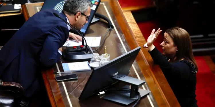5HTDJE7MXRGZ5CJLWTMMS6RFUU Se cae la sesión en Diputados en medio de gritos y tensión entre kirchnerismo y La Libertad Avanza