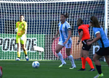 7FWJYUWXYFEMVEV6F5AIVTJCUY Argentina vence a Uruguay en su debut en la Copa América Femenina 2025