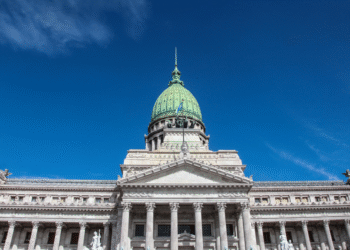 955767 12 20o1 jorge 20larrosa g0022377 El Gobierno enfrenta desafíos en la negociación de vetos tras sanciones Legislativas