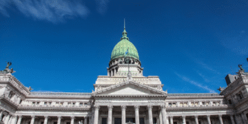 955767 12 20o1 jorge 20larrosa g0022377 El Gobierno enfrenta desafíos en la negociación de vetos tras sanciones Legislativas