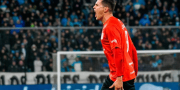 958233 carrillo 0 Estudiantes logró un triunfo clave ante Racing con un jugador menos