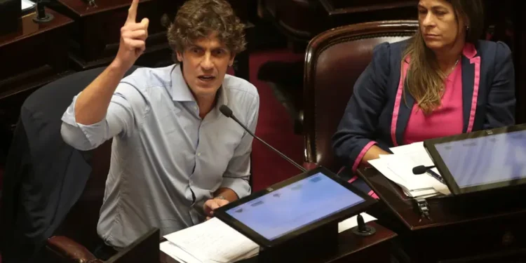 IOHMZ3V6VFH6DO5C7QSCM2F6AI Presión opositora en el Senado por el tratamiento de la ley de jubilaciones y moratoria