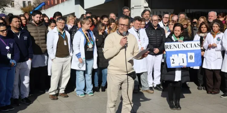 KYNW4I3LMFDJFJV5CQB5BX5COU El Hospital Garrahan enfrenta crisis: médicos en paro exigen mayor presupuesto y reconocimiento