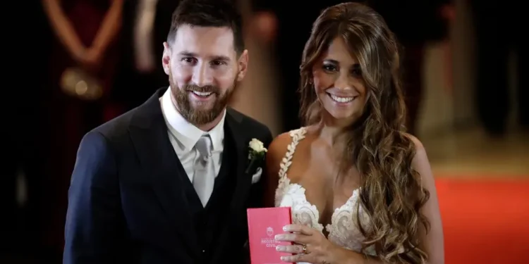 R3KDZNV33JCP7BUWLCOG3QTVIE Antonela Roccuzzo conmemora su octavo aniversario de boda con Lionel Messi