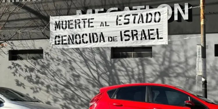 RIOYVSMKTNHOTOZQWS54J5G5WI All Boys sancionado por acciones antisemitas y xenófobas de sus hinchas