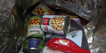 WWKRGMJHYNG2BA5P6NYWYX2TNE Cajas de ayuda aérea en Gaza: poca nutrición y alta frustración en la población