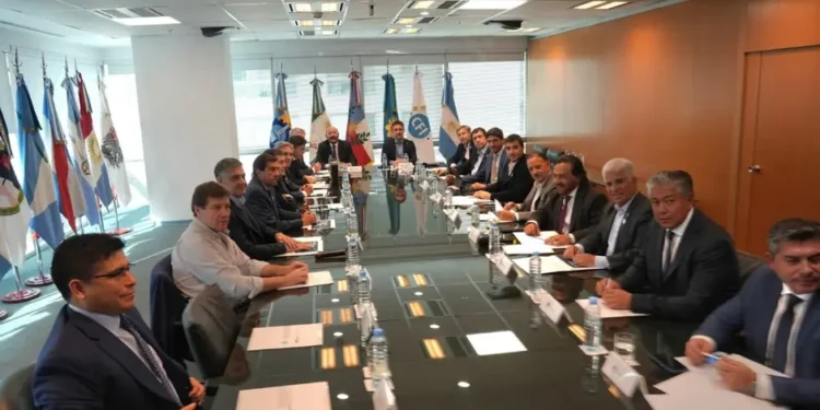 XRGCFA3YVBDAVNQRO34U34EGZA 1 Tensión entre Nación y provincias por recursos y fondos en el Congreso
