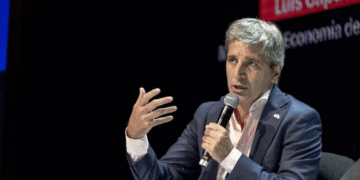 ZVI6LTE3WFASEKWC5AHT25DWII El Tesoro argentino adquiere US$500 millones para reforzar reservas del BCRA