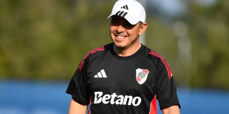 data River Plate busca fortalecer su delantera con Salas y Carrizo