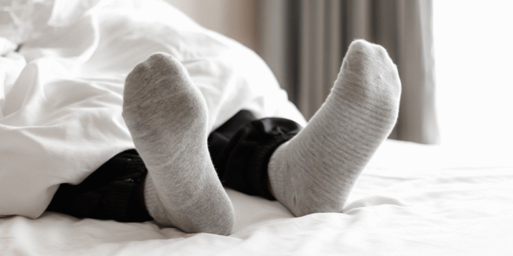 dxo2mwdx5vgrhf6cmexyj5fxoajpg El significado psicológico de dormir con medias puestas