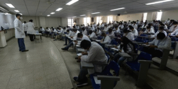 estudiantes medicina examen 3 Solo 84 de 271 estudiantes de Medicina en internado obtienen plazas remuneradas en El Salvador