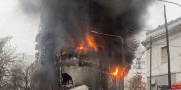 lT65CIdNM 2000x1500 1 Demolición confirmada del edificio incendiado en el centro de La Plata: cronograma y detalles