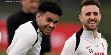 luis diaz fue a la misa por la muerte de diogo jota y se mostro conmovido tras las feroces criticas foto luisdiaz19ig S2AJGI4OMVER7I7UJJJOW2AJH4 Luis Díaz rompe en llanto en misa por Diogo Jota tras críticas por su ausencia