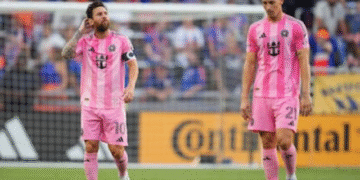 messi y un gesto de preocupacion durante el FE54NLHLFFH3VLPHRK5X74WSBA Cincinnati derrota a Inter Miami y detiene a Messi en la MLS