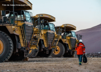 mina lindero trabajadorjpeg 1 Fortuna Mining enfrenta caída en producción y aumenta costos en la mina Lindero en Salta