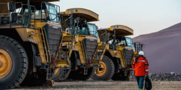 mina lindero trabajadorjpeg 1 Fortuna Mining enfrenta caída en producción y aumenta costos en la mina Lindero en Salta