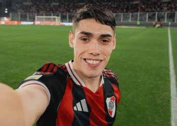 santiago lencina zurdo de 19 anos fue titular en QWCNI4FITFCPTO5IYY7SU3PBUE Santiago Lencina, la nueva joya de River que dazzla en la Primera División