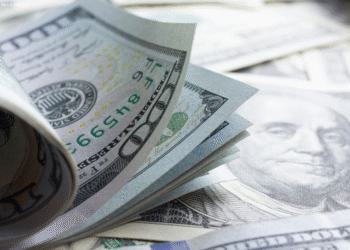 se sostiene una alta demanda de dolares pero poco KX6A5FUNJJAMNPOYPZU24HBJNE Más de un millón de argentinos compraron dólares en junio, un 7% más que en mayo