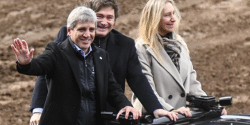 keRCP9tA7 2000x1500 1 Escándalos y grabaciones erosionan la imagen del Gobierno y Milei en Argentina