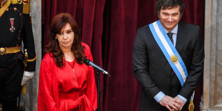 3C6S72SKAVAVHEHXUDGGK6H4NU Milei afronta su primera gran batalla electoral contra el kirchnerismo en Buenos Aires