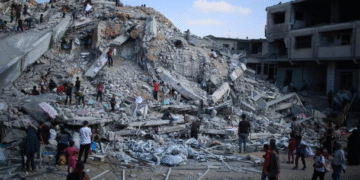 73906293 6 Israel destruye otro edificio en Ciudad de Gaza en operación militar