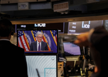 LP7RJ4SKO5DRBAFLNB2DF23EQI La reducción de tasas de la Fed puede beneficiar a la economía argentina