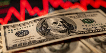 QKSYFAZA6ZE5ZHDZGRSF7B42UA Pronósticos económicos tras elecciones: dólar e inflación en revisión