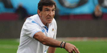 UkcQRT1ru 2000x1500 1 Costas evalúa cambios tácticos en Racing para el duelo con San Lorenzo