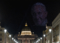 XFYRVAEWDJAA7M5FY4QFESM57A Más de 3.000 drones iluminan el Vaticano en histórica inauguración musical