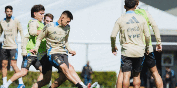 XZOACF5V35GOTKKWTCR6QZ7344 Argentina sin Messi y Romero prepara jóvenes para cerrar eliminatoria en Ecuador