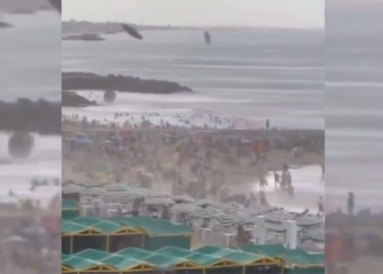 CeJEpWfkf 1300x655 1 Fuertes vientos y lluvias dejan daños en Mar del Plata y activan alerta del SMN